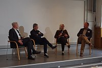 Diskussionsrunde (von links nach rechts): Prof. Dr. Harald Schwillus (MLU), Prof. Dr. Guido Meyer (RWTH Aachen), Prof. Dr. Fahimah Ulfat (Uni Tübingen), Prof. Dr. René Torkler (Uni Kiel)