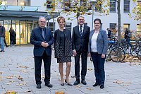 v.l.n.r.: Ministerpräsident Dr. Reiner Haseloff, Prof. Dr. Regina Radlbeck-Ossmann, Prof. Dr. Harald Schwillus, Rektorin Prof. Dr. Claudia Becker (Bild: Maike Glöckner)